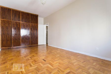 Apartamento à venda com 255m², 3 quartos e 2 vagas Apartamento à venda com 255m², 3 quartos e 2 vagasQuarto 02