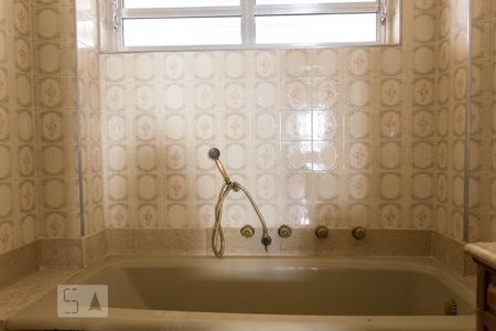 Apartamento à venda com 255m², 3 quartos e 2 vagas Apartamento à venda com 255m², 3 quartos e 2 vagasBanheiro