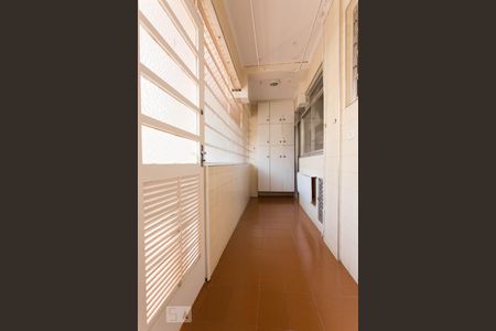 Apartamento à venda com 255m², 3 quartos e 2 vagas Apartamento à venda com 255m², 3 quartos e 2 vagasÁrea de serviço