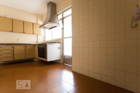 Apartamento à venda com 255m², 3 quartos e 2 vagas Apartamento à venda com 255m², 3 quartos e 2 vagasCozinha