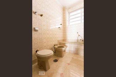 Apartamento à venda com 255m², 3 quartos e 2 vagas Apartamento à venda com 255m², 3 quartos e 2 vagasBanheiro