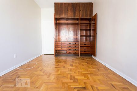 Apartamento à venda com 255m², 3 quartos e 2 vagas Apartamento à venda com 255m², 3 quartos e 2 vagasQuarto 01