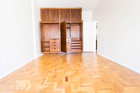 Apartamento à venda com 255m², 3 quartos e 2 vagas Apartamento à venda com 255m², 3 quartos e 2 vagasQuarto 02