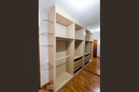 Apartamento à venda com 162m², 3 quartos e 2 vagas Apartamento à venda com 162m², 3 quartos e 2 vagasSuíte