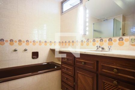 Apartamento à venda com 211m², 2 quartos e 2 vagasBanheiro suíte 2