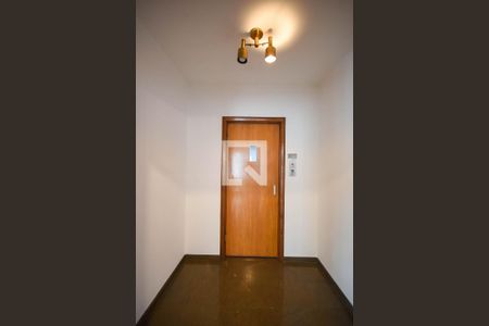 Apartamento à venda com 211m², 2 quartos e 2 vagasHall privativo