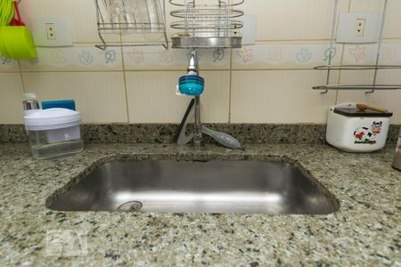 Apartamento para alugar com 65m², 2 quartos e 1 vagaDetalhe da cozinha