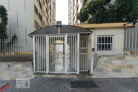 Apartamento para alugar com 65m², 2 quartos e 1 vagaFachada