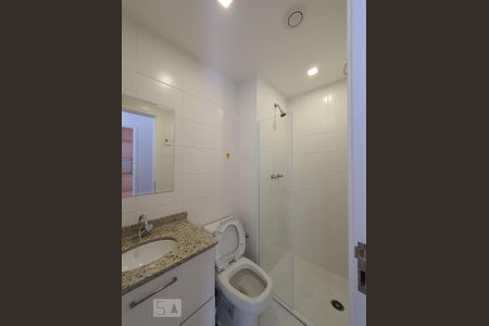 Banheiro  de apartamento à venda com 2 quartos, 50m² em Liberdade, São Paulo
