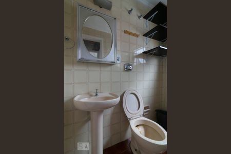 Banheiro de kitnet/studio para alugar com 1 quarto, 40m² em Vila Mariana, São Paulo