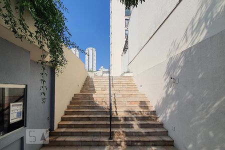Entrada de kitnet/studio para alugar com 1 quarto, 40m² em Vila Mariana, São Paulo