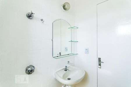 Banheiro de apartamento para alugar com 2 quartos, 60m² em Ipiranga, Belo Horizonte