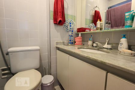 Banheiro de apartamento para alugar com 3 quartos, 88m² em Jardim Ampliação, São Paulo