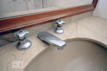 Apartamento à venda com 150m², 3 quartos e 1 vagaTorneira Banheiro Social.