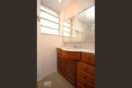 Apartamento à venda com 150m², 3 quartos e 1 vagaBanheiro Suite.