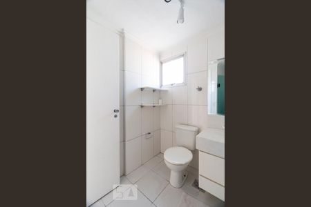 Banheiro social de apartamento para alugar com 2 quartos, 60m² em Vila Santa Catarina, São Paulo