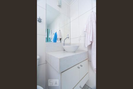 Banheiro social de apartamento para alugar com 2 quartos, 60m² em Vila Santa Catarina, São Paulo