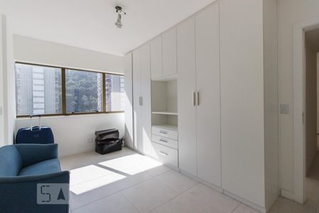 Apartamento à venda com 70m², 2 quartos e 1 vaga Apartamento à venda com 70m², 2 quartos e 1 vagaSuíte