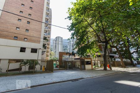 Apartamento à venda com 70m², 2 quartos e 1 vaga Apartamento à venda com 70m², 2 quartos e 1 vagaFachada