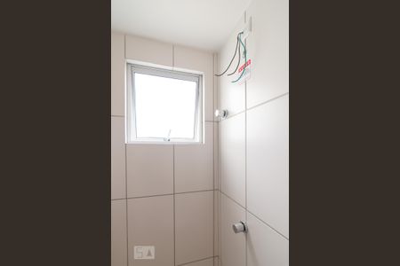 Banheiro de apartamento à venda com 2 quartos, 50m² em Castelo, Belo Horizonte