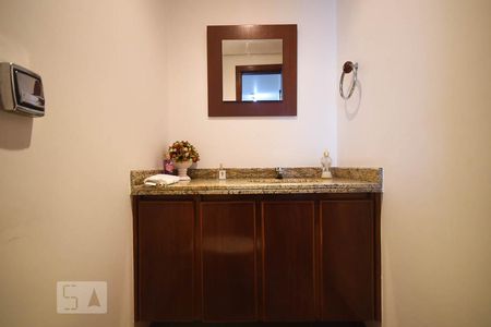 Lavabo de apartamento para alugar com 4 quartos, 165m² em Vila Suzana, São Paulo