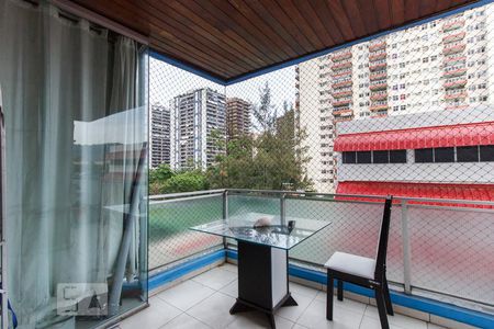 Apartamento para alugar com 85m², 3 quartos e 2 vagas Apartamento para alugar com 85m², 3 quartos e 2 vagasSacada