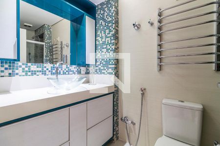 Apartamento à venda com 120m², 3 quartos e 1 vaga Apartamento à venda com 120m², 3 quartos e 1 vagaBanheiro Social