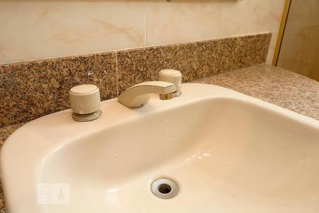 Apartamento para alugar com 177m², 3 quartos e 1 vaga Apartamento para alugar com 177m², 3 quartos e 1 vagaTorneira Banheiro Social 1.