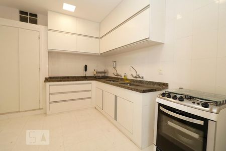 Apartamento para alugar com 177m², 3 quartos e 1 vaga Apartamento para alugar com 177m², 3 quartos e 1 vagaCozinha.