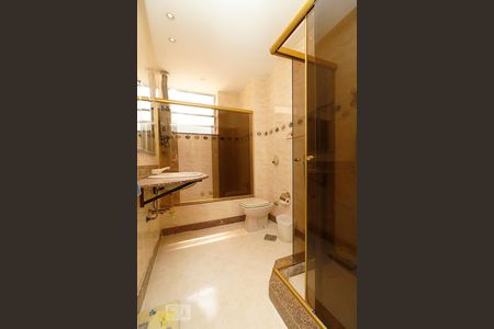 Apartamento para alugar com 177m², 3 quartos e 1 vaga Apartamento para alugar com 177m², 3 quartos e 1 vagaBanheiro Social 1.