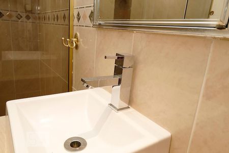 Apartamento para alugar com 177m², 3 quartos e 1 vaga Apartamento para alugar com 177m², 3 quartos e 1 vagaTorneira Banheiro Social 2.