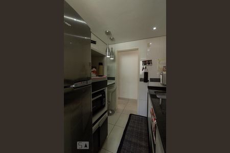 Cozinha de apartamento para alugar com 3 quartos, 65m² em Planalto, Belo Horizonte