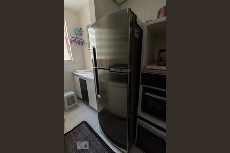 Geladeira de apartamento para alugar com 3 quartos, 65m² em Planalto, Belo Horizonte