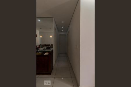 Corredor de apartamento para alugar com 3 quartos, 65m² em Planalto, Belo Horizonte