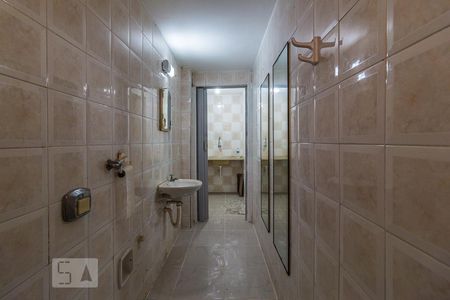 Banheiro de kitnet/studio à venda com 1 quarto, 18m² em Água Branca, São Paulo