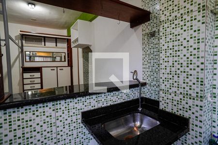Cozinha de casa de condomínio para alugar com 1 quarto, 16m² em Fátima, Niterói