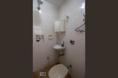 Apartamento à venda com 120m², 3 quartos e 2 vagas Apartamento à venda com 120m², 3 quartos e 2 vagasBanheiro de serviço