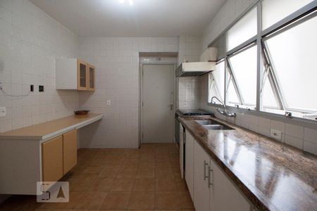 Apartamento à venda com 120m², 3 quartos e 2 vagas Apartamento à venda com 120m², 3 quartos e 2 vagasCozinha