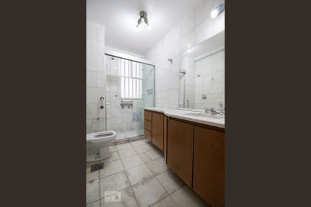 Apartamento à venda com 120m², 3 quartos e 2 vagas Apartamento à venda com 120m², 3 quartos e 2 vagasBanheiro