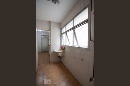 Apartamento à venda com 120m², 3 quartos e 2 vagas Apartamento à venda com 120m², 3 quartos e 2 vagasLavanderia