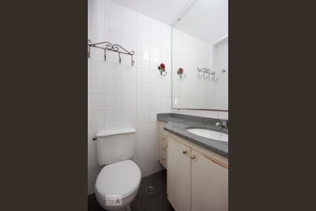 Banheiro de apartamento para alugar com 2 quartos, 50m² em Santa Cecília, São Paulo