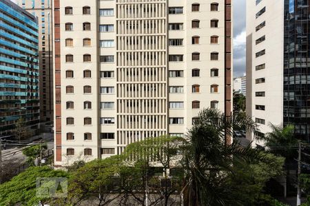 Vista de apartamento para alugar com 3 quartos, 119m² em Itaim Bibi, São Paulo