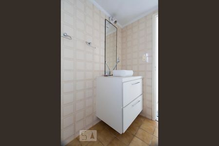 Banheiro social de apartamento para alugar com 2 quartos, 67m² em Vila Parque Jabaquara, São Paulo