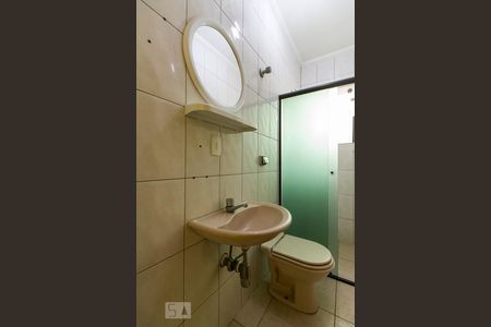 Banheiro Social  de casa para alugar com 2 quartos, 120m² em Quarta Parada, São Paulo