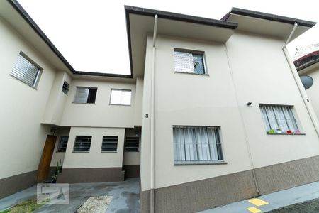 Casa de condomínio à venda com 55m², 2 quartos e 1 vagaFachada