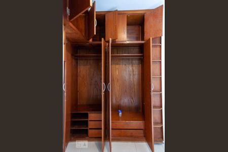 Apartamento para alugar com 54m², 2 quartos e 2 vagas Apartamento para alugar com 54m², 2 quartos e 2 vagasSuite