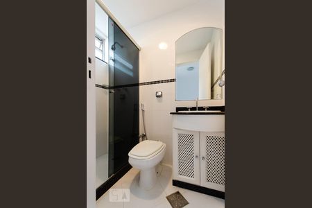 Banheiro da suite de apartamento à venda com 3 quartos, 98m² em Gávea, Rio de Janeiro