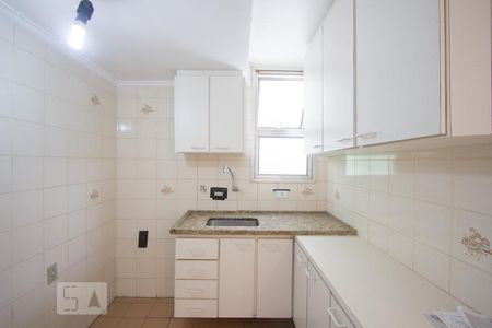 Cozinha de apartamento para alugar com 2 quartos, 60m² em Vila Paulista, São Paulo