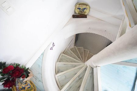 Apartamento à venda com 147m², 2 quartos e 2 vagas Apartamento à venda com 147m², 2 quartos e 2 vagasEscada