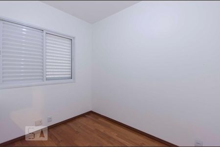 Apartamento à venda com 75m², 3 quartos e 2 vagasQuarto 2